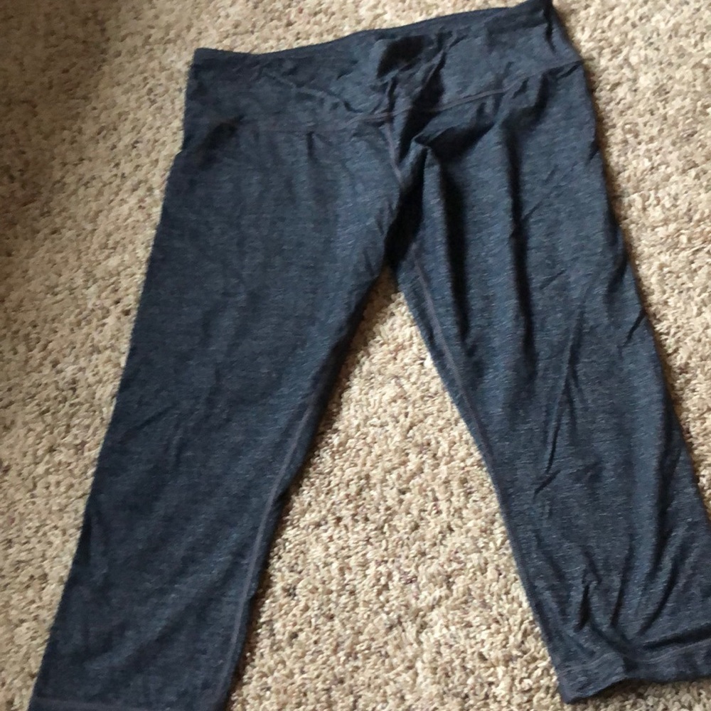 Lululemon crops